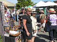 Saltspring-market-June-20-07